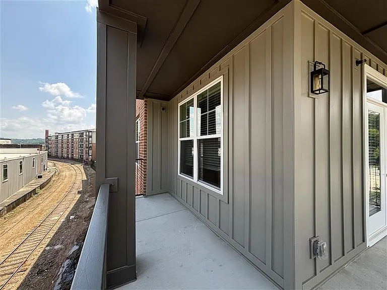 District on the Etowah Apartments — Photo 1458