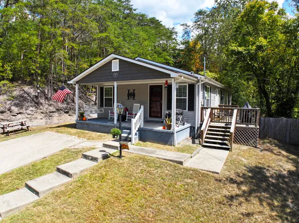 115 Church St, Irvine, KY 40336
