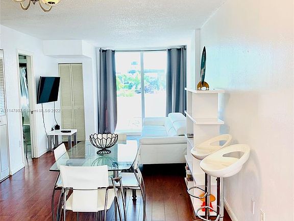 4th image of 1750 James Ave APT 4C