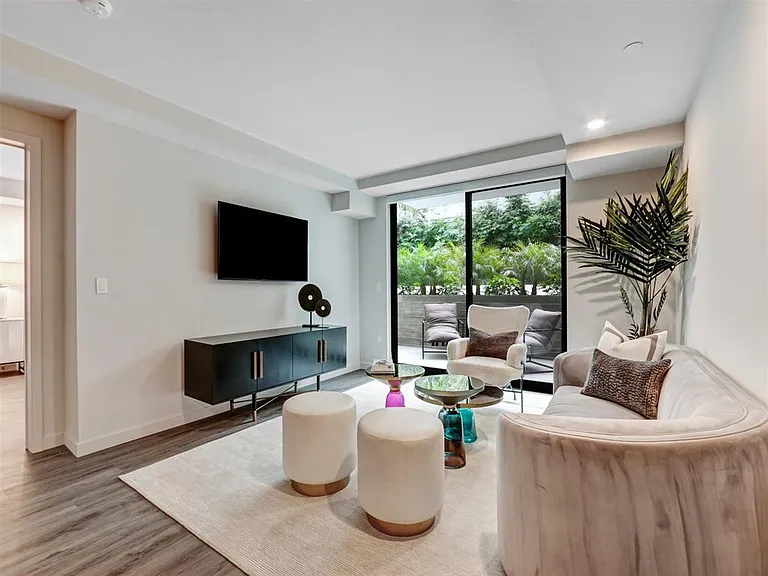 Zen Hollywood — Photo 32
