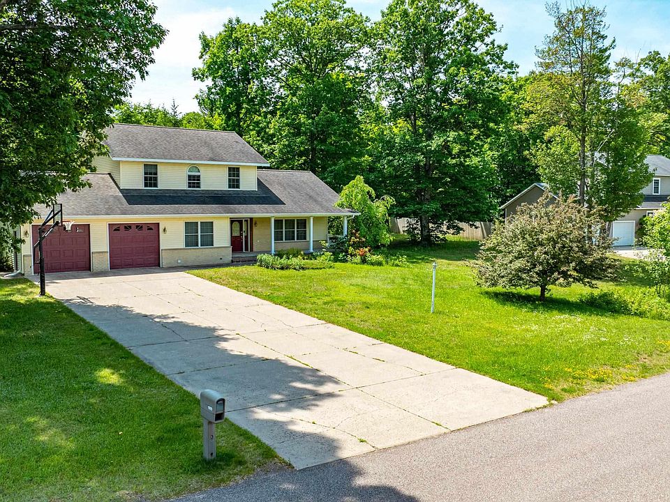 1st image of 1909 Robindale Dr