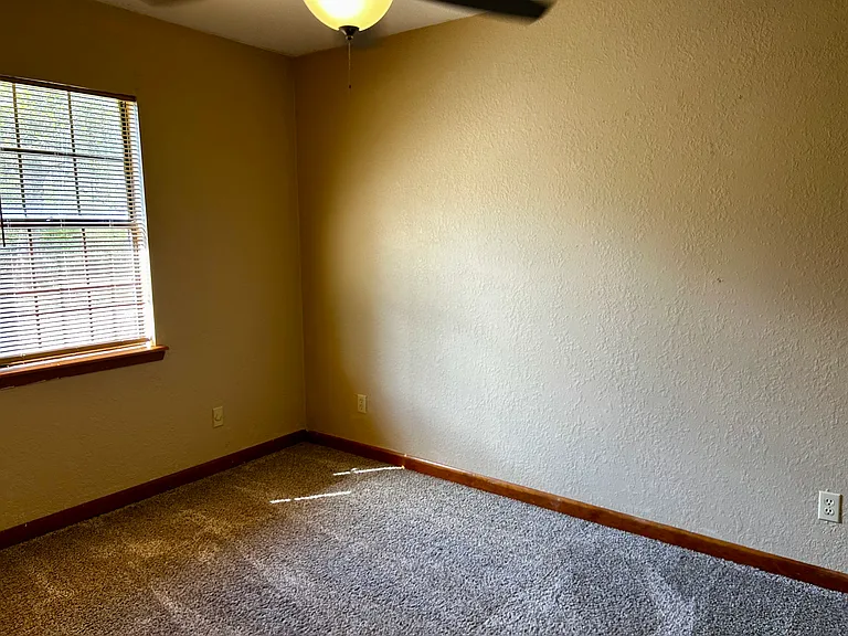 723 Bearling St — Photo 14