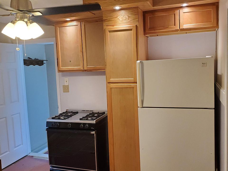 2nd image of 15617 Leona Dr