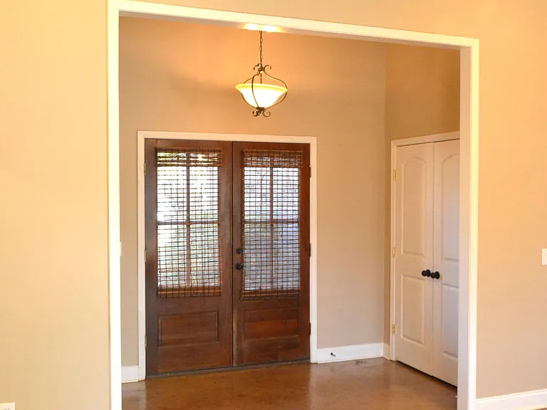 644 Huntington Dr — Photo 4