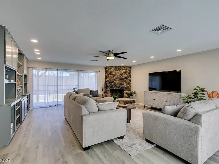 2587 Swan Ln — Photo 5