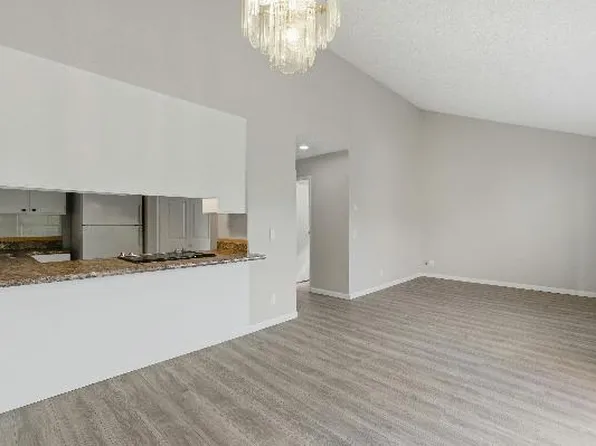 4526 S Henderson St #301, Seattle, WA 98118