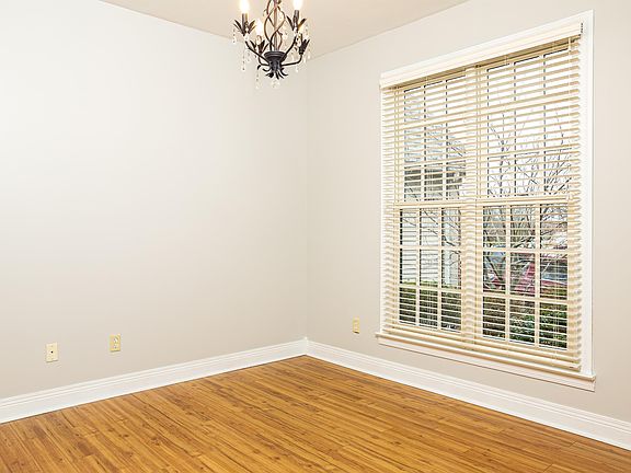 3rd image of 332 Cedar Mill Cir