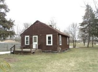 1247 S Genesee Rd, Burton, MI 48509