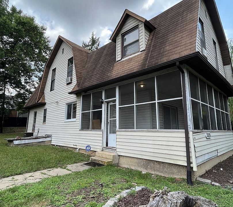 2nd image of 3320 M St SE