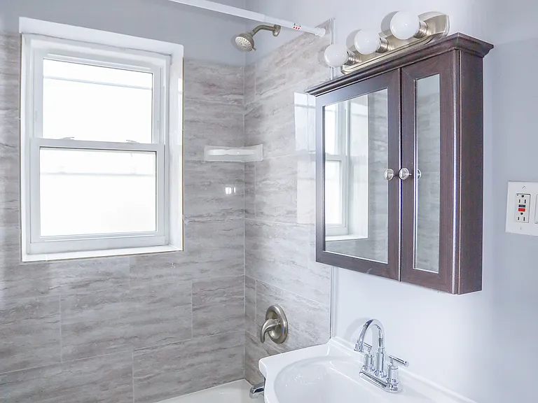 6956 N Ashland Blvd #306 — Photo 6