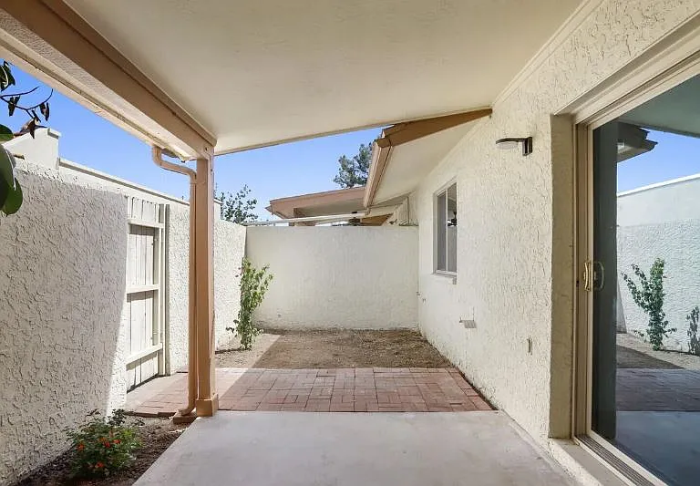 13237 N 25th Dr — Photo 3