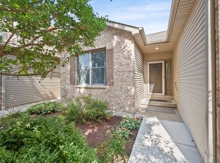 1446 Ridge Dr, Sycamore, IL 60178