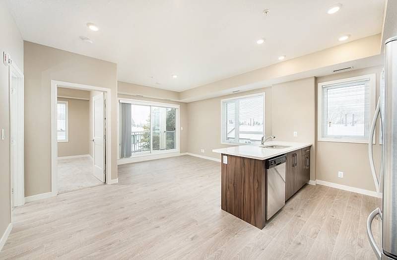 Edmonton Apartment for rent - 2 Bedrooms — photo 11