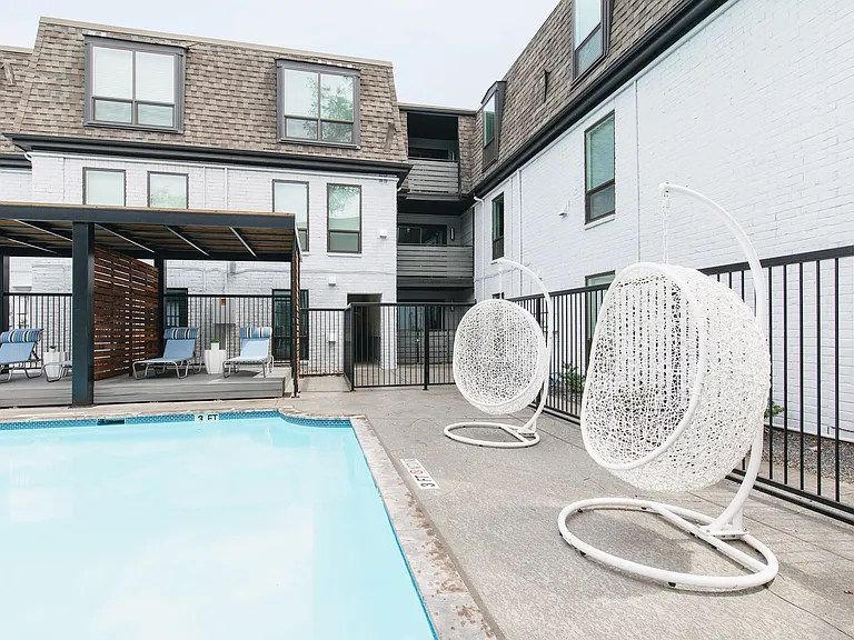 Weston Medical Center Apartments — Photo 17