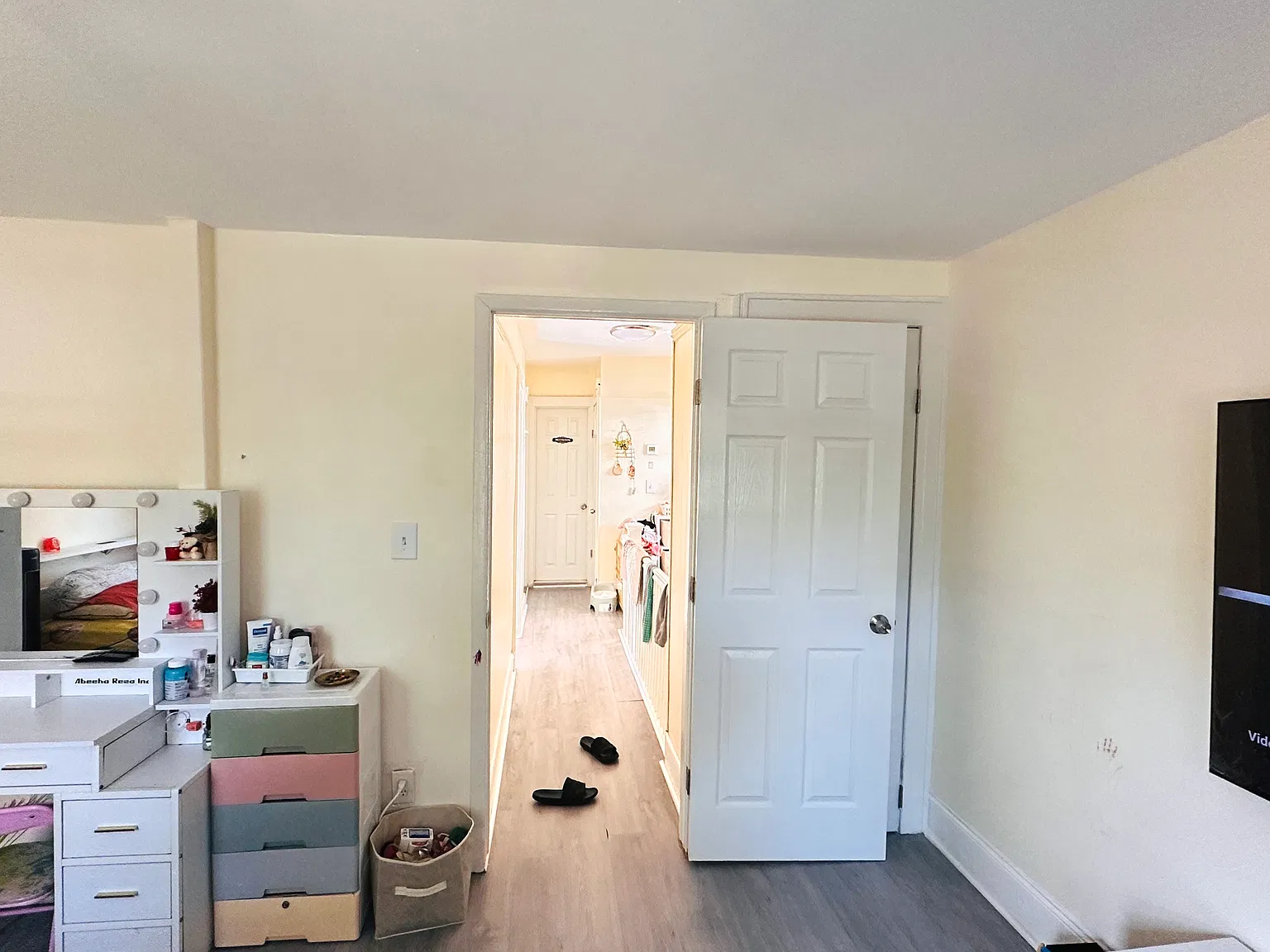 1 bed, 700 sqft, $2,500 — Photo 2