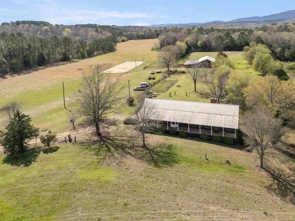 314 Talladega Creek Dr, Talladega, AL 35160