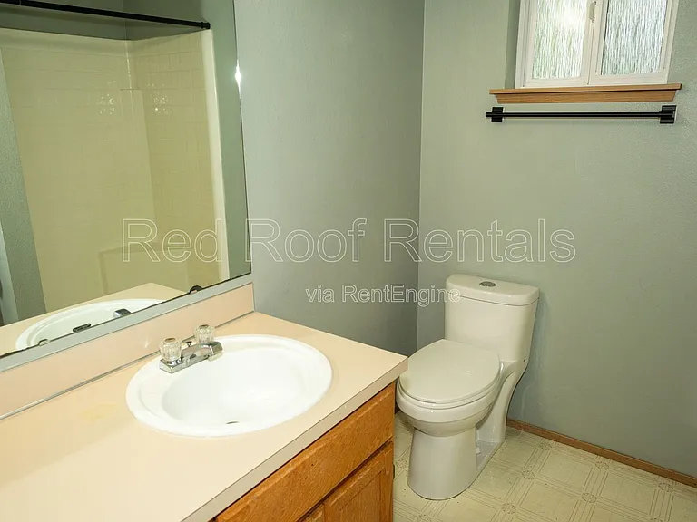 1222 7th St SE #L — Photo 22