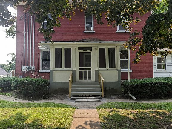 4th image of 19 Locust St