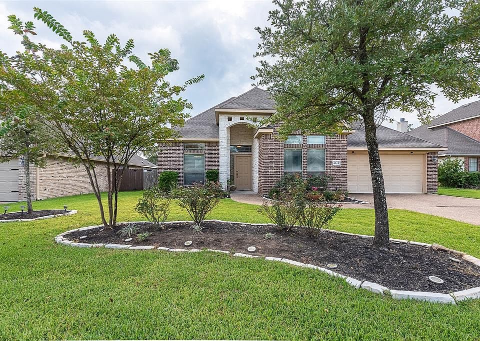 1st image of 2471 Newark Cir