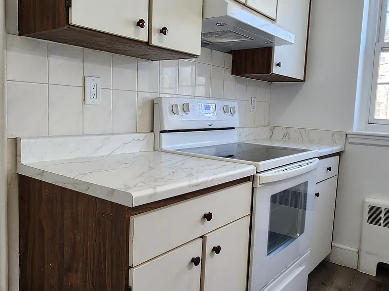 29 Englewood Ave #6 — Photo 2