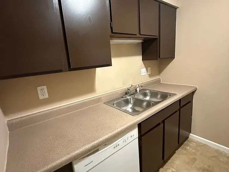 Foxfire West Apartments — Photo 67
