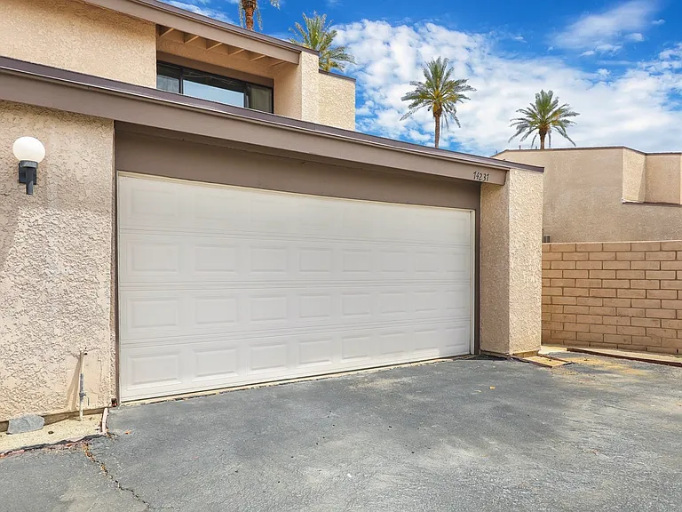 74237 Catalina Way — Photo 21