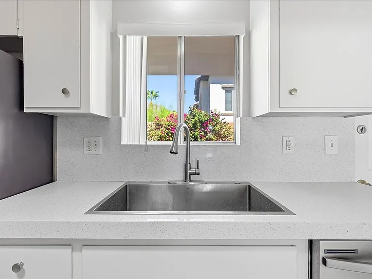 45875 Ocotillo Drive — Photo 4
