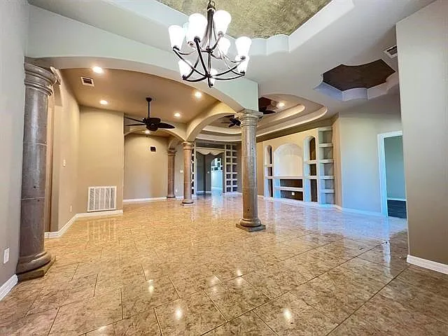 6030 Queens Ct — Photo 4