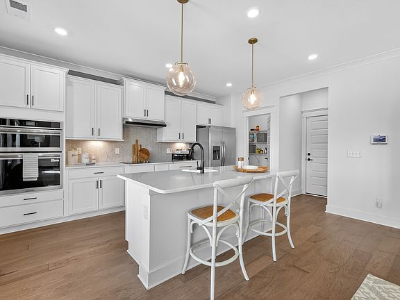 5th image of 2584 Bluestem Rd