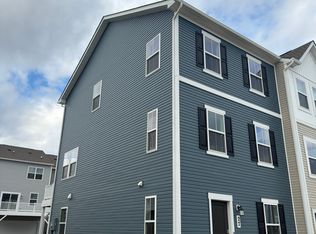 27 Rolling Branch Dr, Ranson, WV 25438