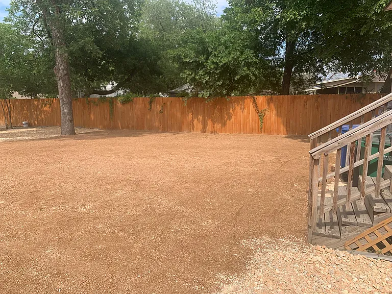 825 W Agarita Ave — Photo 28