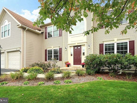 3rd image of 63 Greenmeadow Ln
