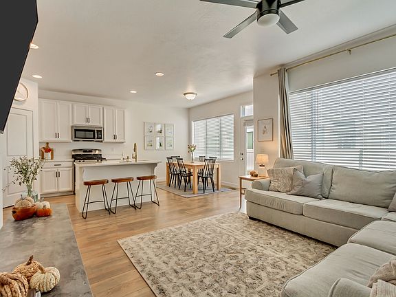 3rd image of 15189 S Wild Horse Way