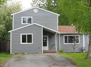 8121 Lamplighter Ct, Anchorage, AK 99502
