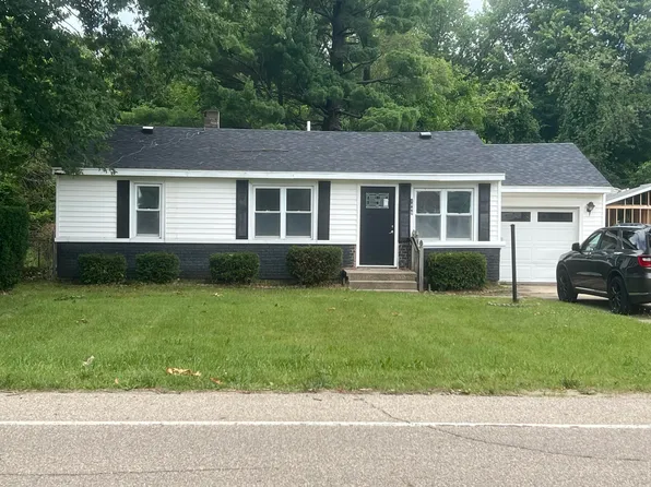 1449 Highland Ave, Benton Harbor, MI 49022