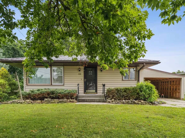 208 4th Ave NE, Waukon, IA 52172