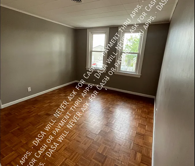 28 Newfield St #UPPER — Photo 2