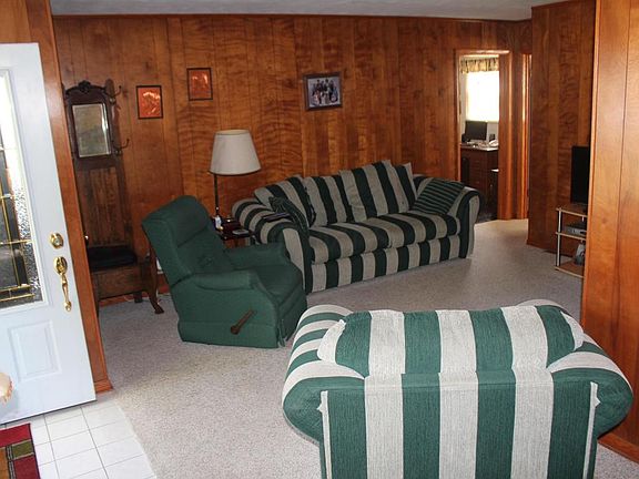 5th image of 1005 Shaw Dr