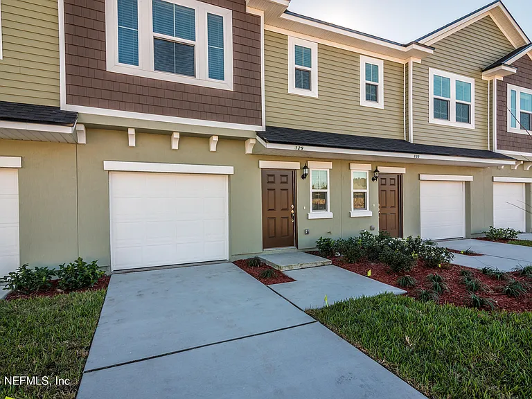 129 Moultrie Village Ln — Photo 2
