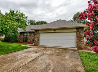 2653 N Lyon Ave, Springfield, MO 65803