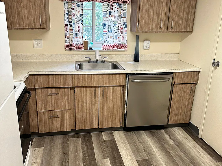 301 Bigham St #7 — Photo 9