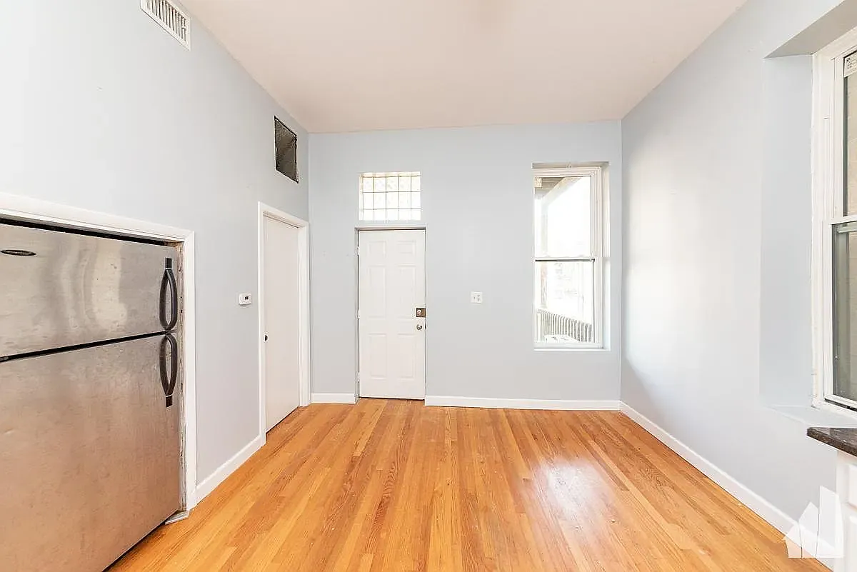 2 bed, 1000 sqft, $2,600 — Photo 3
