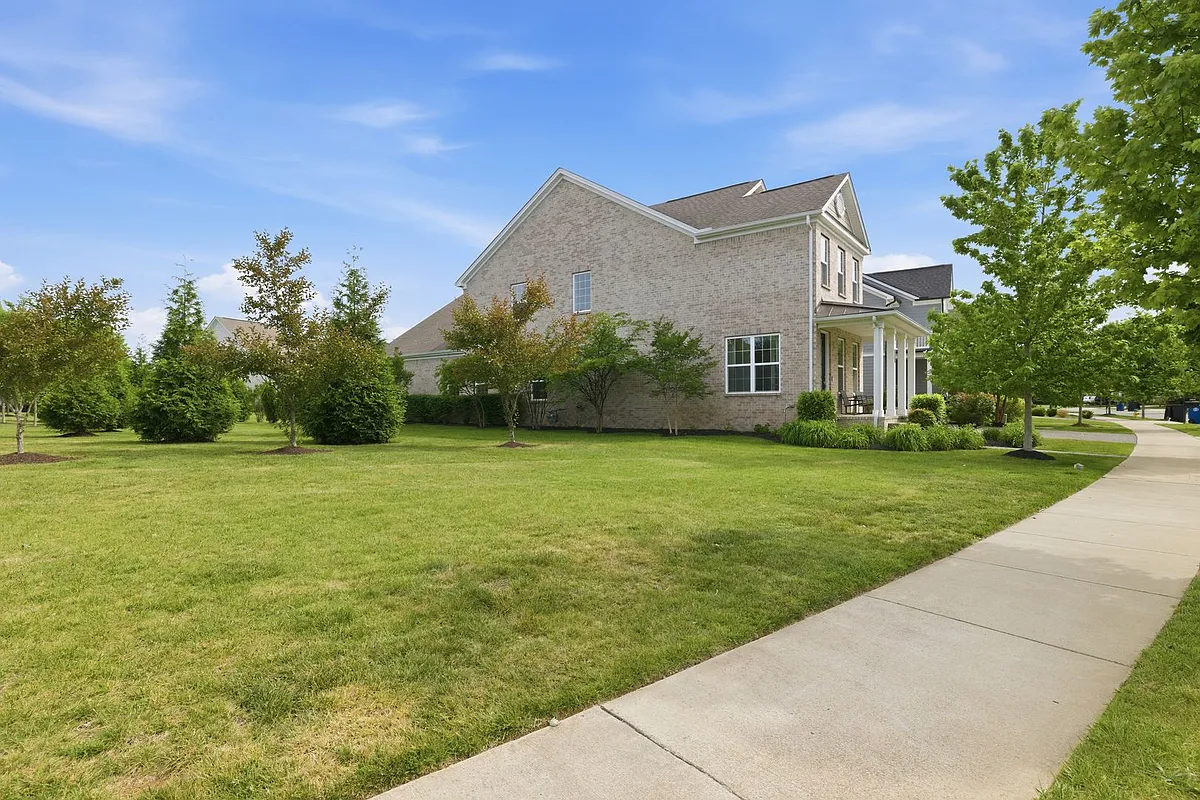 Building Photo - 1013 Crisp Springs Dr