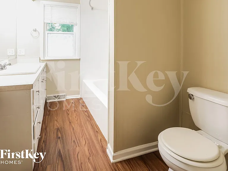 913 S Hugh St — Photo 11