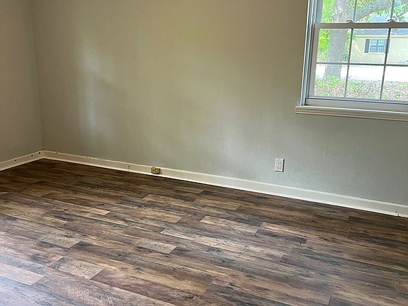 4th image of 705 Formosa Dr