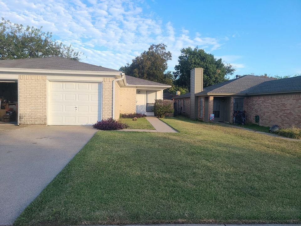1st image of 1124 Landsdale Ln