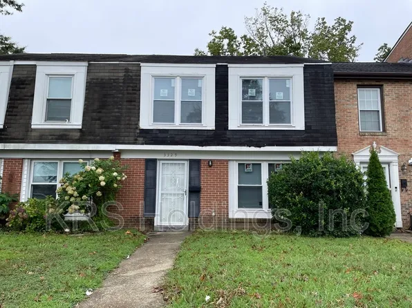 3329 Weeping Willow Ln, Virginia Beach, VA 23453