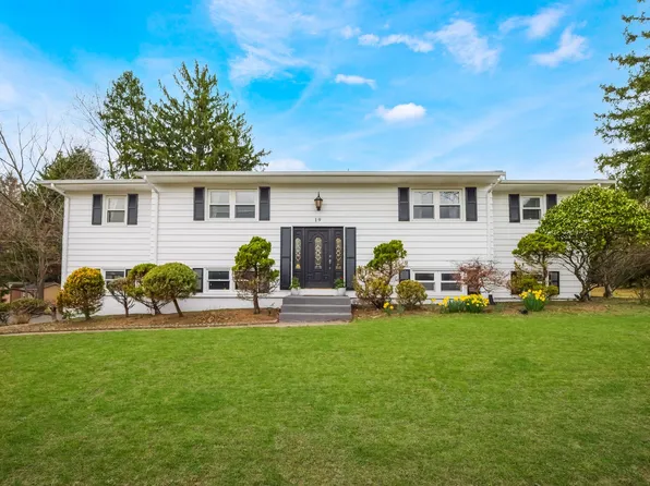 19 Orchard Court, Spring Valley, NY 10977