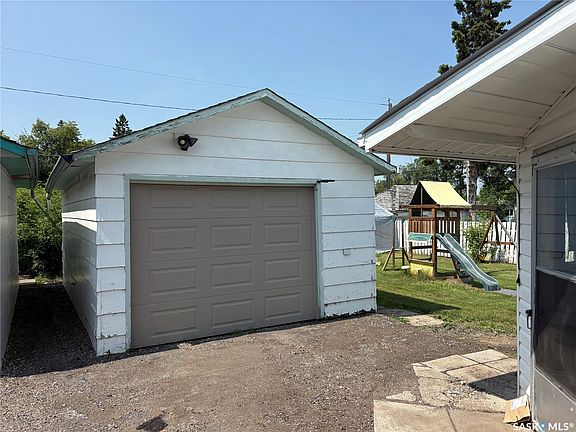 3rd image of 129 3rd Street NE