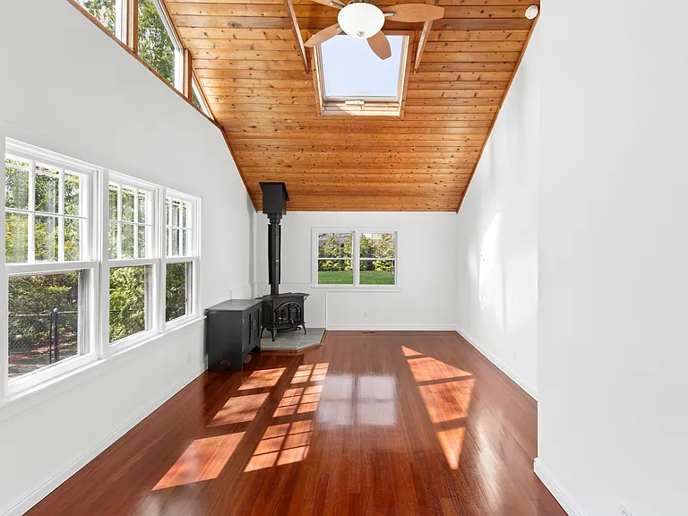 6 Oakwood Rd — Photo 5